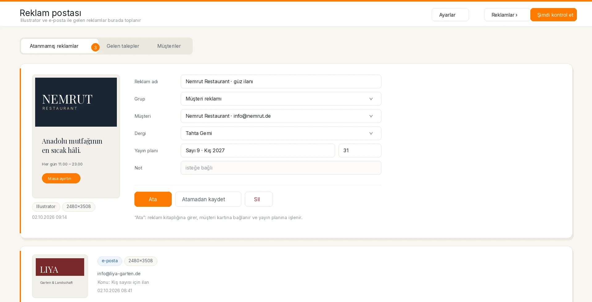 The incoming pool in Redakto: ads from Illustrator and from email, with the customer and schedule fields.