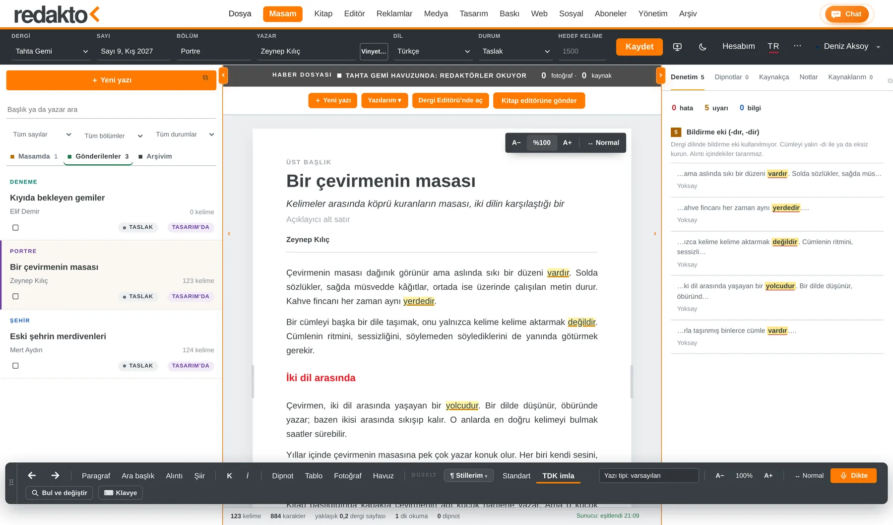 Masam: article list on the left, writing area in the middle, checks and footnotes on the right.